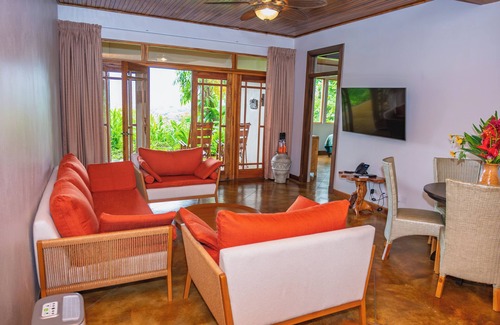 La Fortuna Resort | Lost Iguana Resort and Spa
