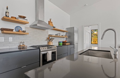 Lenoir House | Lost Ridge - Modern Sustainable Luxury Tiny House with Stunning Mountain Views!