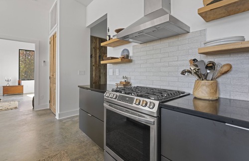 Lenoir House | Lost Ridge - Modern Sustainable Luxury Tiny House with Stunning Mountain Views!