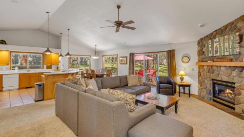 Overlook Park House | Lost - Unit 11