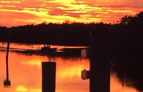 Everglades City House | Lostman's Lodge - Everglade City, Sunset View Pool & Hot Tub