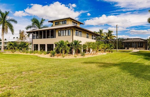 Everglades City House | Lostman's Lodge - Everglade City, Sunset View Pool & Hot Tub
