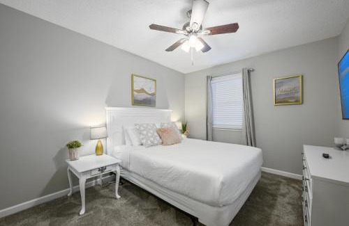 Cartersville House | Lots of Hot Spots & Activities Near This Townhome