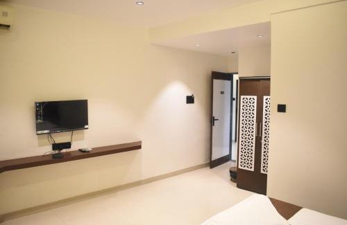 Hadapsar Hotel | Lotus Excutive