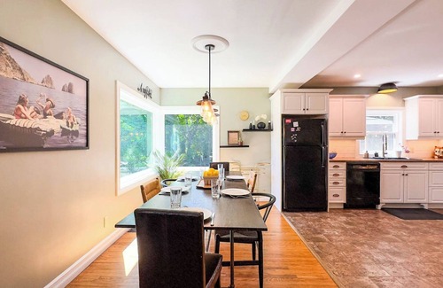 Bayfield Cottage | Louisa Landing - Beautiful Fenced Yard!