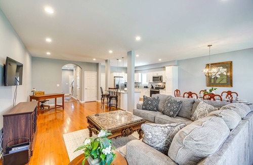 Lyndon House | Louisville Retreat w/Deck ~ 11 Mi to Downtown!