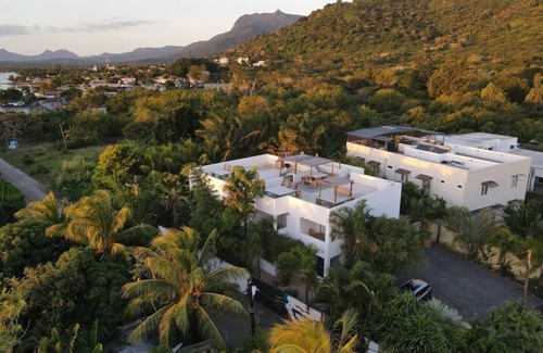 La Gaulette Apartment | LouKaz F - Chill rooftop seaview