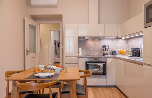 Holesovice Apartment | Louren Apartments