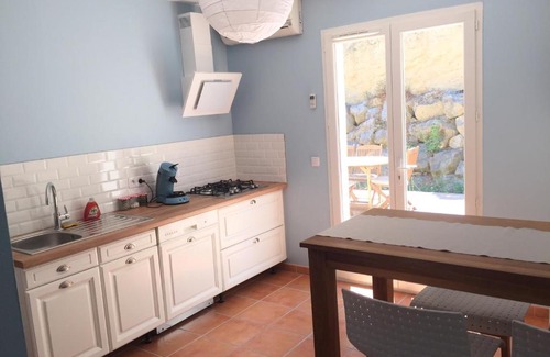 Rochefort-du-Gard Apartment | L’oustau