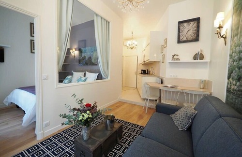 2nd Arrondissement Apartment | Louvre Opera Design
