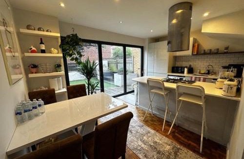Abbey House | Love in the Heart of Wimbledon