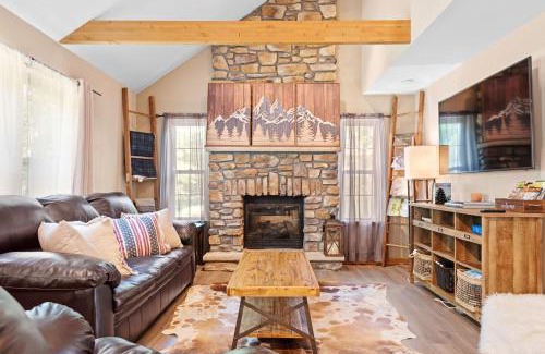 Albrightsville House | Love Lace Retreat