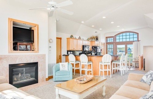 Buck Island House | Love R Shack: Oceanside Duplex, Spa, Shared Pool