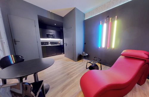 Thiers Apartment | Love room Orion