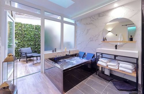 Thiers Apartment | Love room Orion