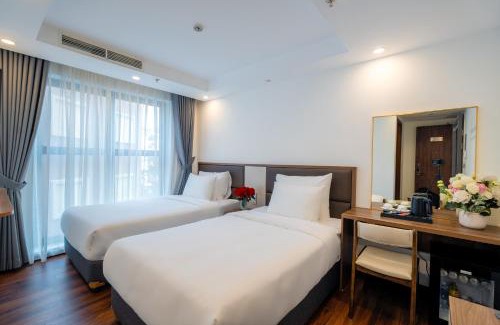 Nhat Tan Hotel | Love St - Hanoi Hotel