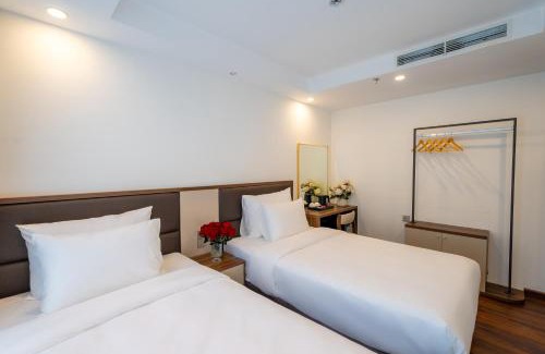 Nhat Tan Hotel | Love St - Hanoi Hotel