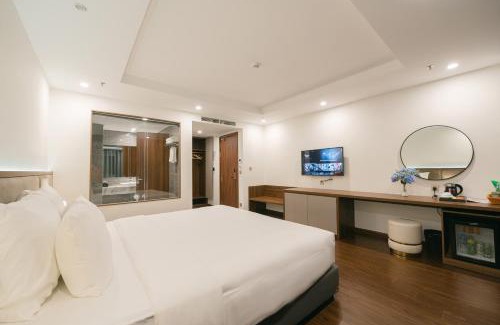 Nhat Tan Hotel | Love St - Hanoi Hotel