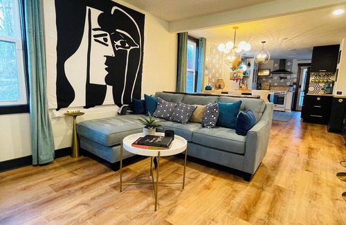 Church Street House | LoveJones Bungalow-Luxury decor, Large deck & backyard, Office, 2 fireplaces