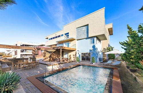 Loveladies House | Loveladies Oceanfront with Pool ~ 6/7 bdrm 4 king en suites Pets accepted