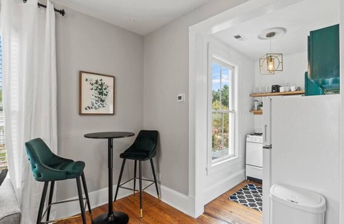 Southwest Raleigh Apartment | Lovely 1 bdrm Apt in heart of downtown Raleigh
