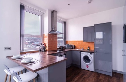 Blackburn Apartment | Lovely 1 Bed Flat in Central Blackburn w Views