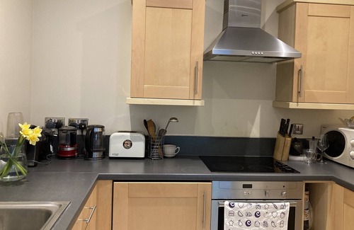 East Acton Apartment | Lovely 1-bed in the heart of London