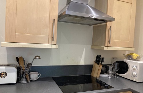 East Acton Apartment | Lovely 1-bed in the heart of London
