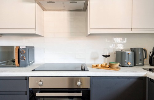 Adamsdown Apartment | Lovely 1-Bedroom Apartment in Cardiff City Centre