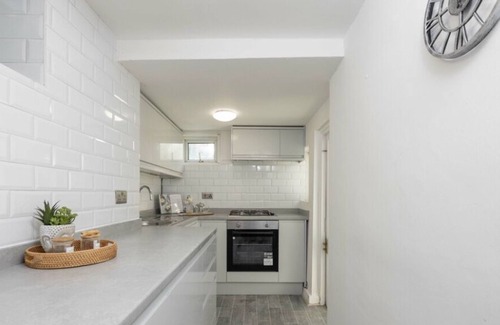 Addiscombe Apartment | Lovely 1 Bedroom Apartment