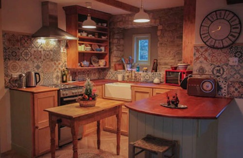 Dromaan Cottage | Lovely 18th Century Courtyard Cottage, Authentic Charm abides in Hidden Ireland!