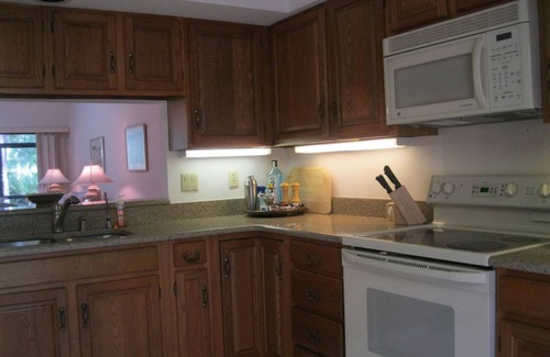 The Meadows Condo | Lovely 2 Bed 2 Bathroom Condo in a quiet lush area near the golf course