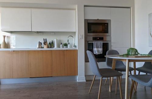 CityPlace Apartment | Lovely 2 Bed Condo in Downtown Toronto
