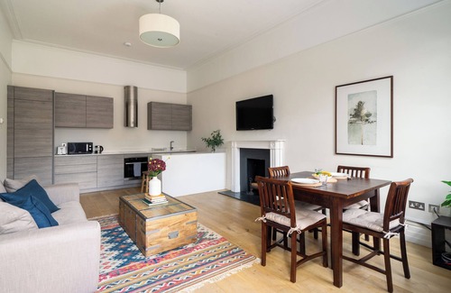 Kensington Apartment | LOVELY 2 BED EARL'S COURT APARTMENT