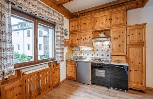 Cortina d'Ampezzo Historic Centre Apartment | Lovely 2 bedroom flat in Corso Italia with parking