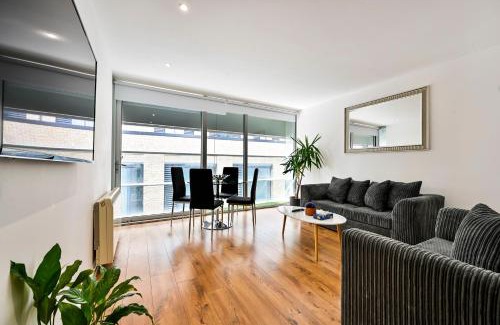 Stratford and New Town Apartment | Lovely 2-Bed, sleeps 6, Near Stratford station & Abba Voyage,