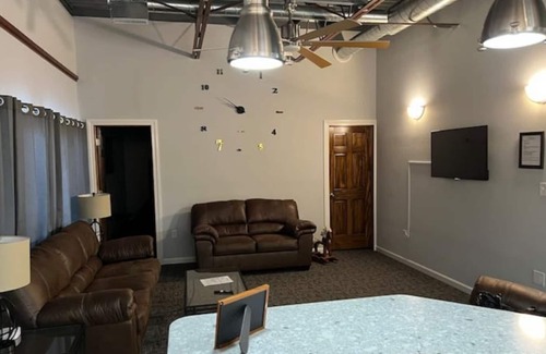 Ottumwa Apartment | Lovely 2 Bedroom apartment, free parking