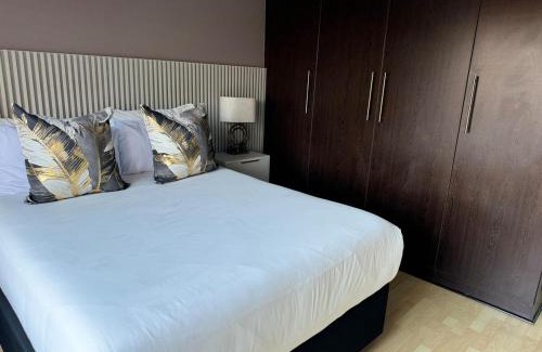 Douglasdale Apartment | Lovely 2 Bedroom Apartment Near Monte Casino