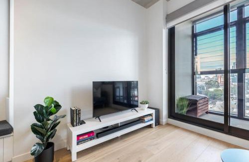Cremorne Apartment | Lovely 2 bedroom apt with views to South Yarra - 03178