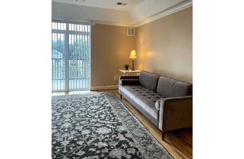 Clarksville Condo | Lovely 2-bedroom condo with fully equipped kitchen