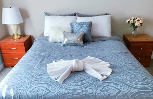 Green Valley Condo | Lovely 2 bedroom condo perfect for long term stays