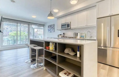 Kensington Condo | Lovely 2-bedroom condo with Free Parking