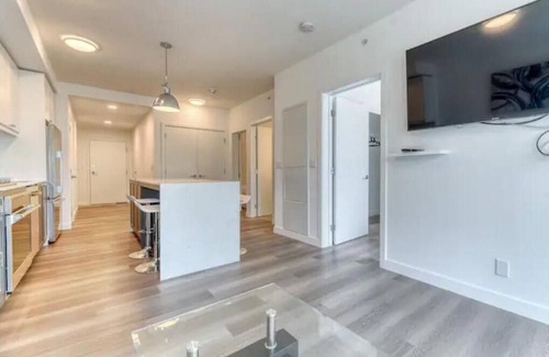 Kensington Condo | Lovely 2-bedroom condo with Free Parking