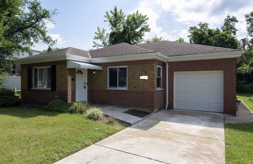 Covedale House | Lovely 2 bedroom home in a quiet safe neighborhood
