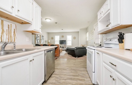Pittsboro House | Lovely 2-Bedroom Home Located Close To It All