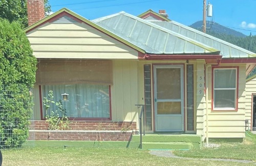 Troy House | Lovely 2-bedroom house in Troy