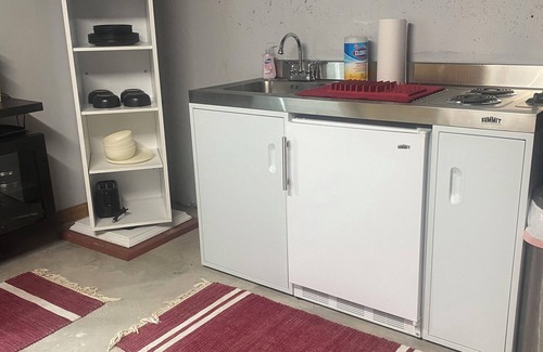Blue Springs House | Lovely 2-bedroom room rental in Blue Springs