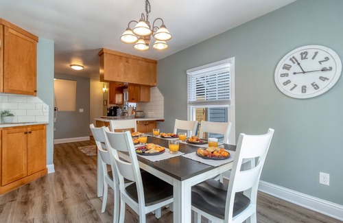 College Place House | Lovely 3 bed, 2 bath home with a view of the park