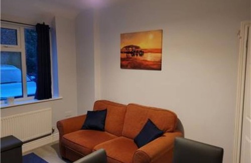 Warrington House | Lovely 3 bed, 2 bathroom house in the heart of Warrington Town Centre