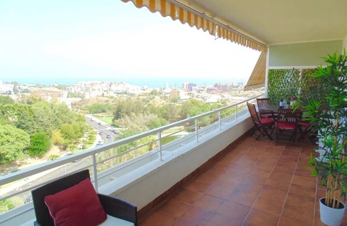 Torrequebrada Apartment | Lovely 3 bedroom Benalmadena Penthouse + solarium